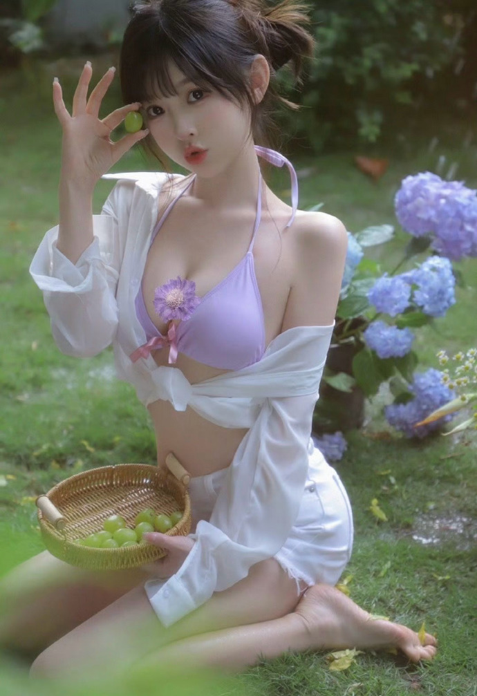 影厅座位与银幕配图