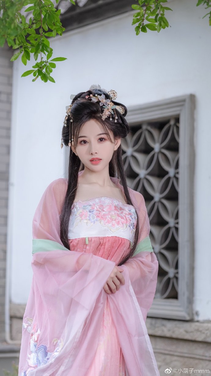 名侦探柯南：黑铁的鱼影 封面